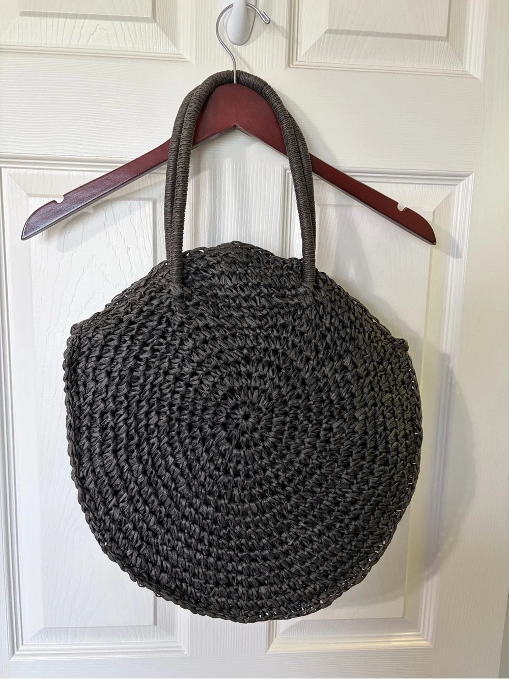 Carried once on vacay Woven Round Tote Bag - Charcoal